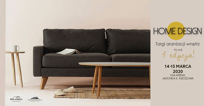 plakat targów Home Design 2020 z brązową sofą