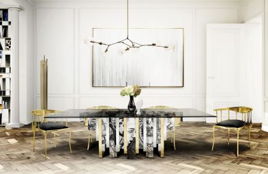 biała jadalnia w stylu glamour ze stołem ze szklanym ciemnym blatem i dwoma złotymi krzesłami