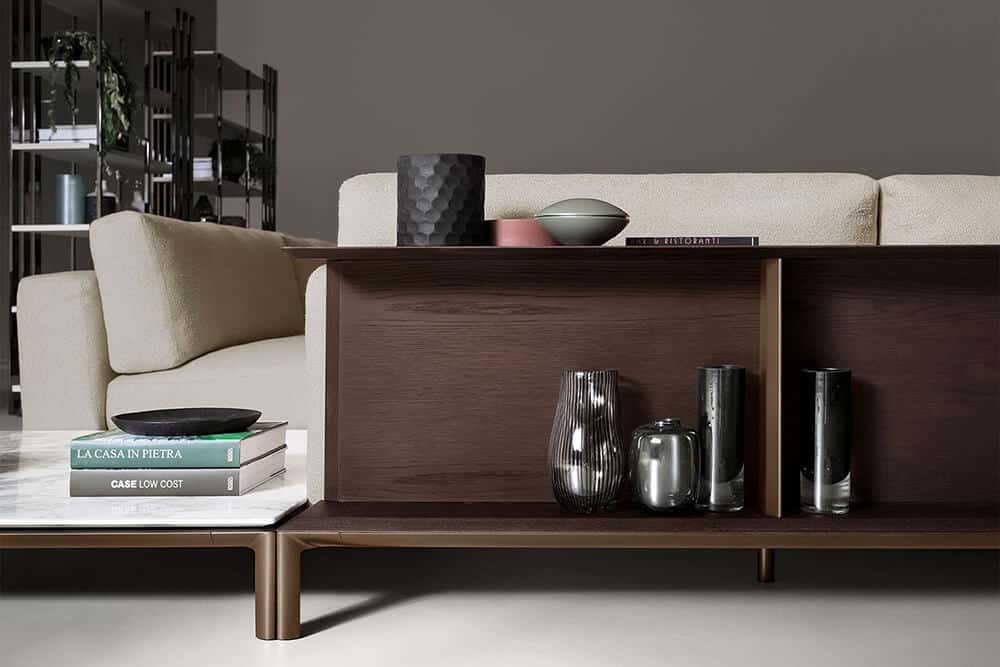 Jasna sofa: genialna baza do wnętrz