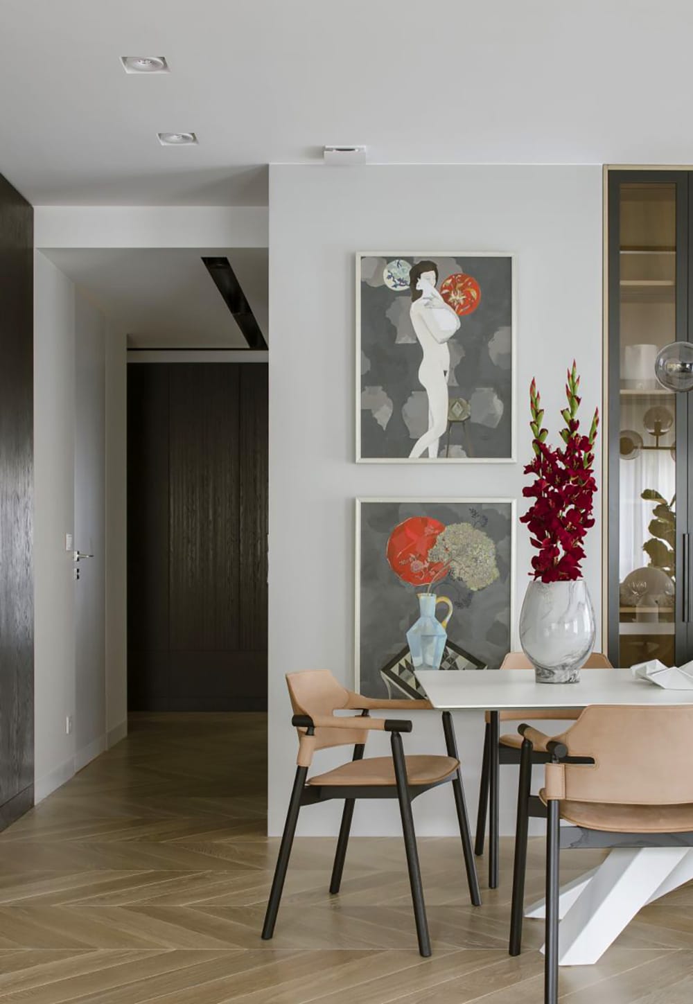 Klasyka i kontrasty w eleganckim apartamencie