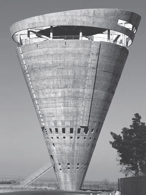 modernistyczny budynek w kształcie rożka