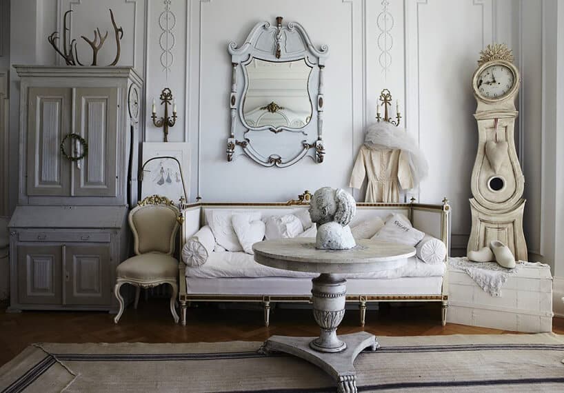 Nie tylko dla romantyków: jak urządzić wnętrze w stylu shabby chic?