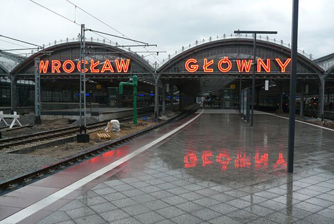 neon Wrocław Główny