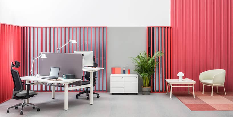 nowoczesna aranżacja biura wykończona czerwonymi deskami od MDD