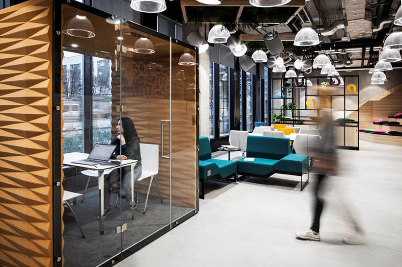 open space zagospodarowany przez boxy od VANK