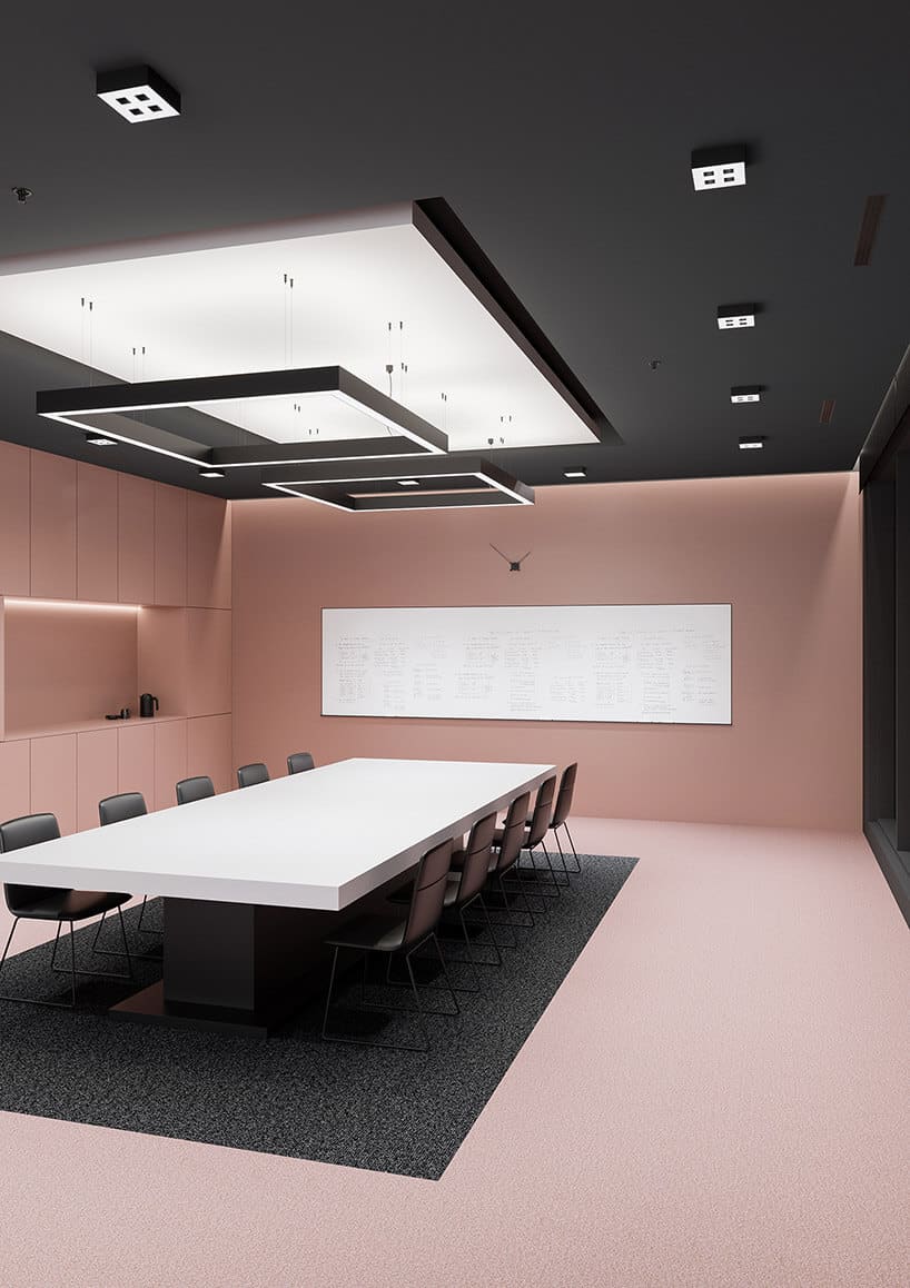 sala konferencyjna w lekkim różu z czarnym sufitem