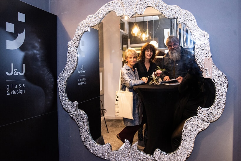 jedno z wyjątkowych luster podczas na otwarciu Chłodna 11 concept showroomu J&J glass & design