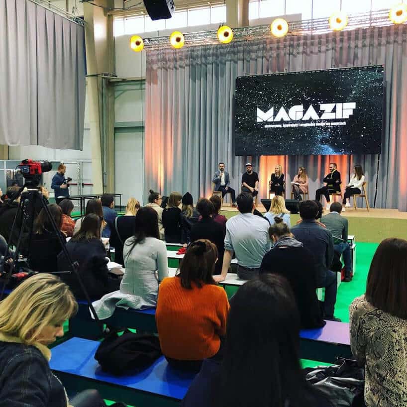 słuchacze podczas panelu MAGAZIF na Arena Design 2019