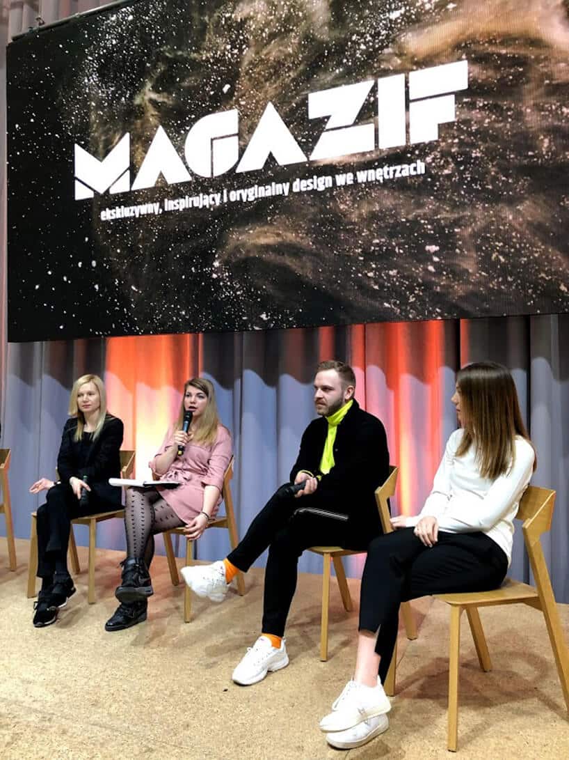 zdjęcie 3 panelistów oraz prowadzącej na panelu MAGAZIF na Arena Design 2019