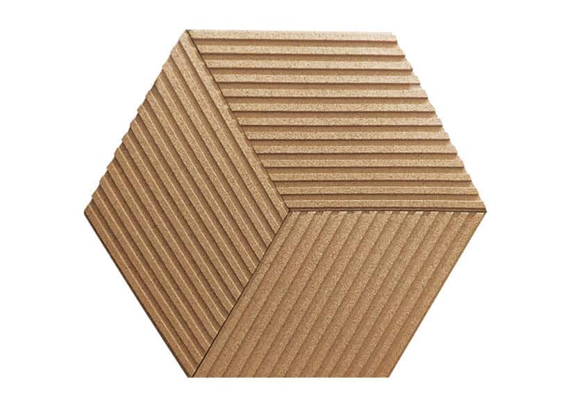 sześciokątny panel 3D z korka w linie