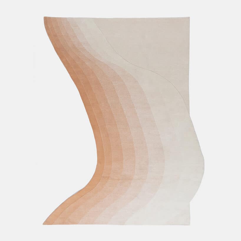 wyjątkowy dywan od CC Tapis w beżowym kolorze