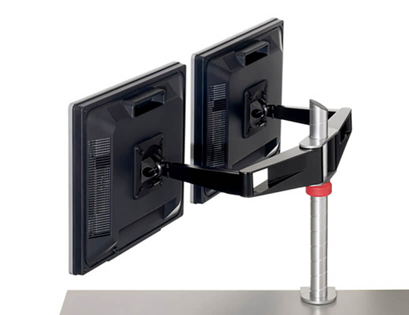 uchwyt na ekrany Sapper Monitor Arm Collection od Knoll montowany na kraędzi blatu