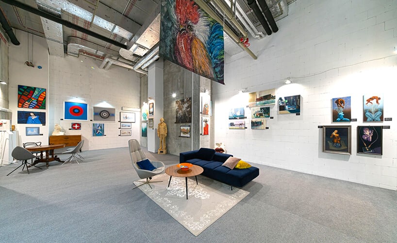 wnętrze Galerii Targów Sztuki Dostępnej