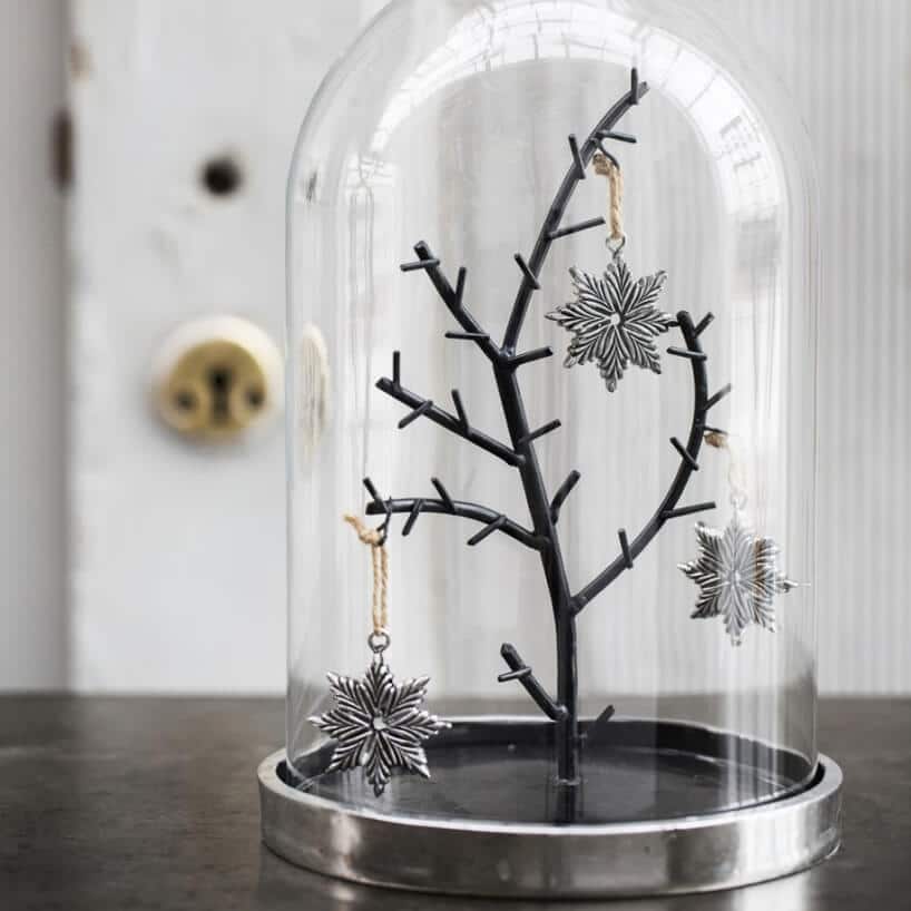 Dekoracja Serafina Bell, Lene Bjerre z motywem świątecznym szklany dzwonek na srebrnej podstawie 