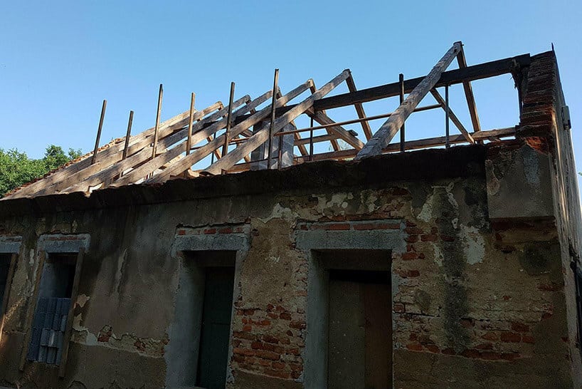 stary dom podczas rozbiórki
