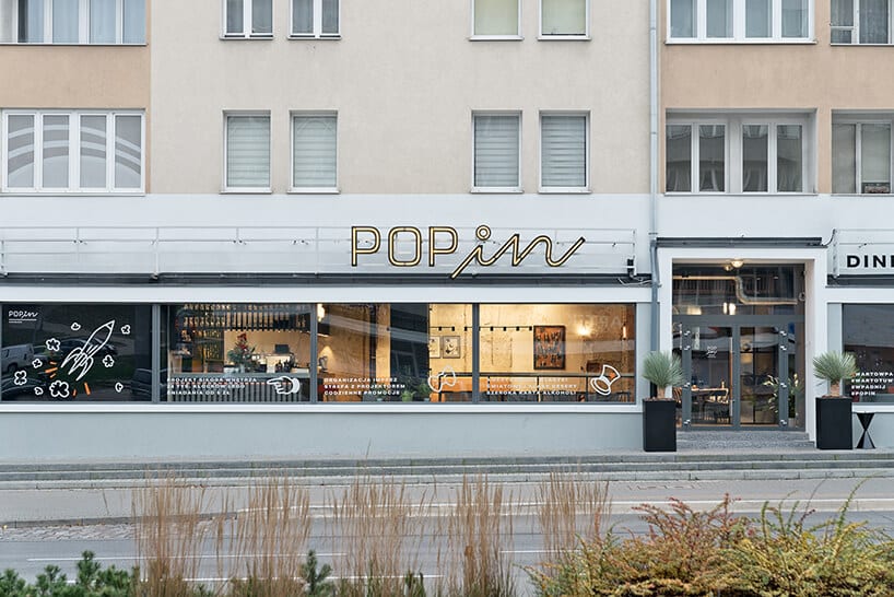 restauracja POP in projektu Sikora Wnętrza z zewnątrz