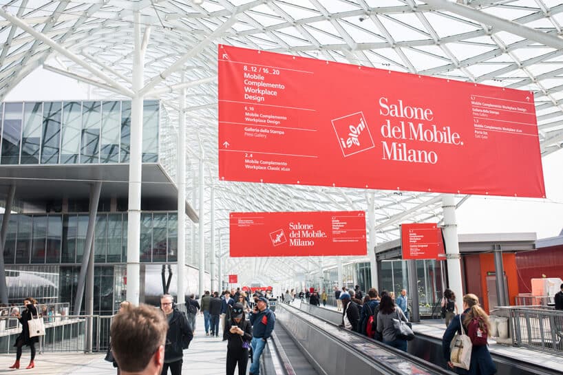 czerwony baner z napisem Salone del Mobile.Milano 2019