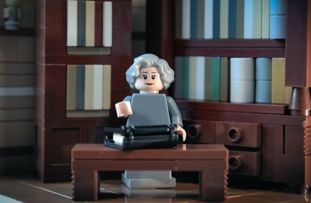 lego figurka szymborska 2023 dzień poezji