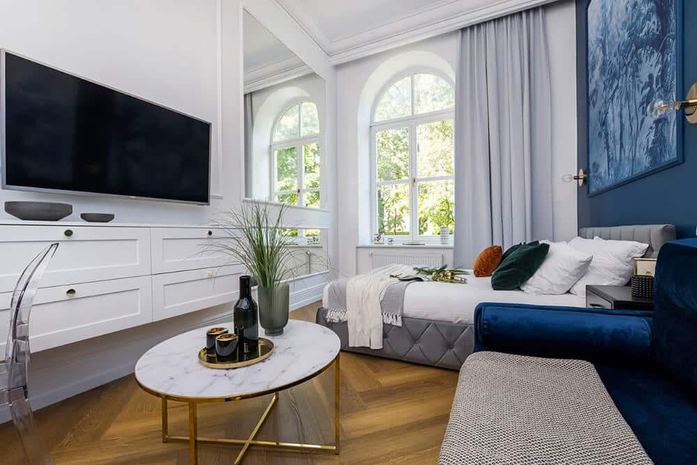 W barwach nieba. Krakowski mini apartament z akcentem koloru i wzoru