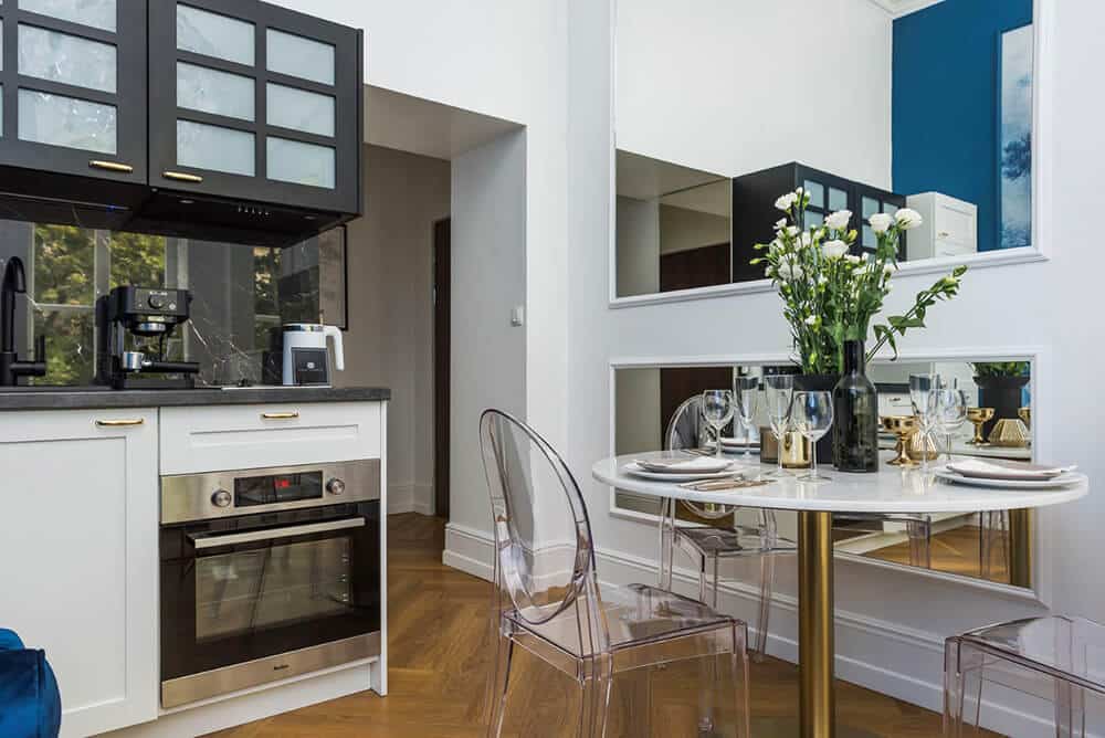 W barwach nieba. Krakowski mini apartament z akcentem koloru i wzoru