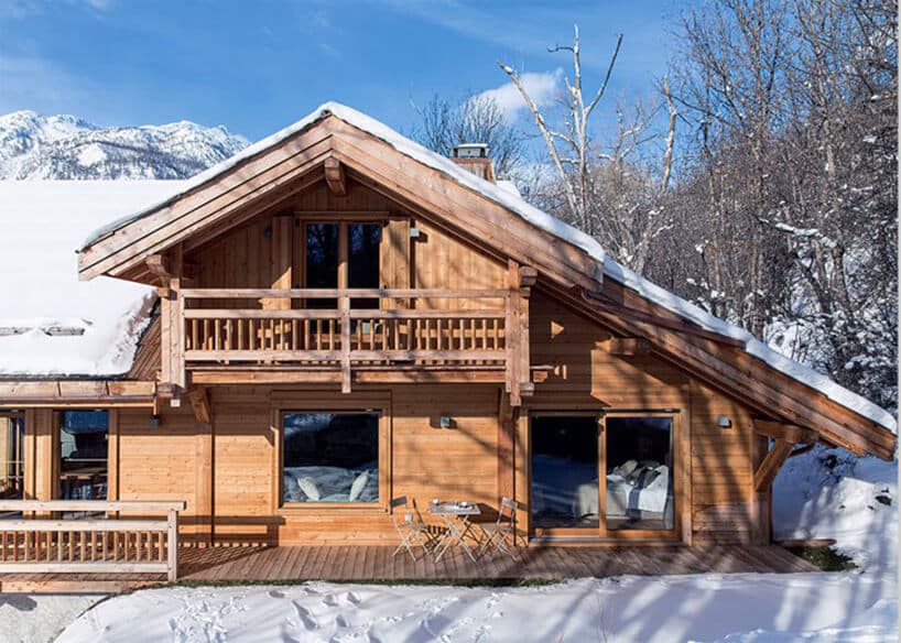 W stylu chalet jak z górskiego szlaku: styl alpejski we wnętrzach