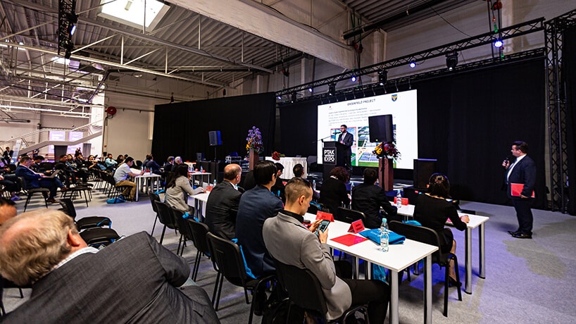 goście podczas jednego z wystąpień na Warsaw Gift & Deco Show 2019 - relacjaWarsaw Gift & Deco Show 2019