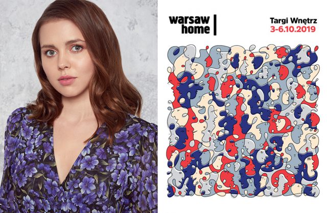 zdjęcie Kasi Ptak w bluzce w kwiaty obok plakatu Warsaw Home 2019
