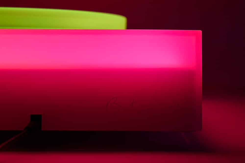 Wszystkie odcienie muzyki: gramofon, który świeci