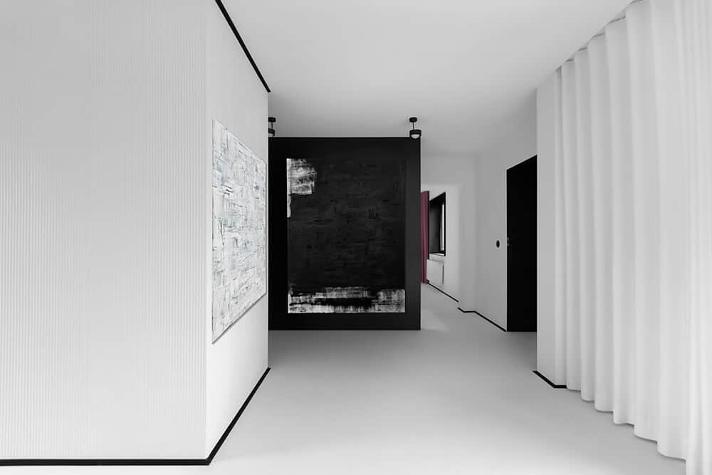 Wychodząc od sztuki. Graficzne wnętrza domu własnego pary architektów