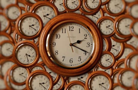 Zegary ścienne – 3 powody, dla których warto mieć w swoim domu