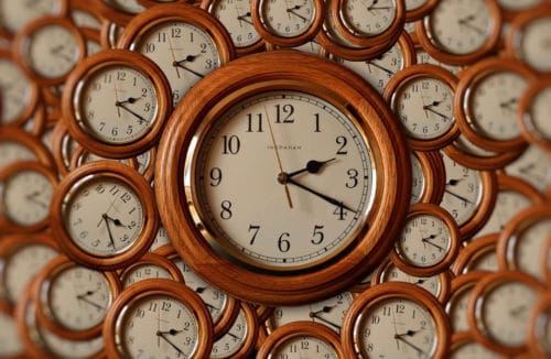 Zegary ścienne – 3 powody, dla których warto mieć w swoim domu