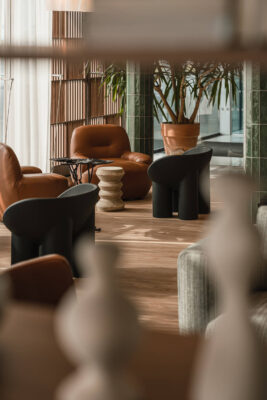 Znad jeziora Ülemiste. Hotel w Tallinie z nastrojowymi wnętrzami projektu polskiej pracowni Aure Studio
